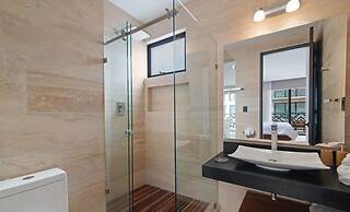 2 BR Apartment With Spacious Loft Close From Beach Zone