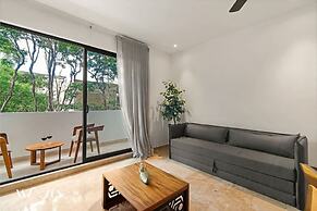 1 Br LX Amenities Prime Location