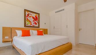 2 Br Steps Away From the Beach Heated Pool