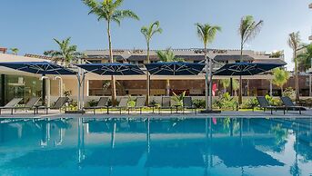 2 Br Steps Away From the Beach Heated Pool