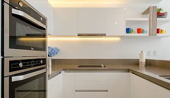 2 Br Steps Away From the Beach Heated Pool