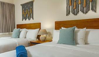 2 Br Roof w Infinity Pool Jacuzzi Spacious