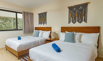 2 Br Roof w Infinity Pool Jacuzzi Spacious