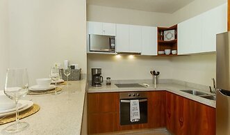 2 Br Roof w Infinity Pool Jacuzzi Spacious