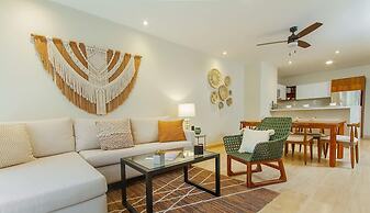 2 Br Roof w Infinity Pool Jacuzzi Spacious