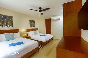 2 Br Roof w Infinity Pool Jacuzzi Spacious