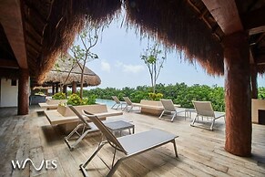 2 Br Roof w Infinity Pool Jacuzzi Spacious