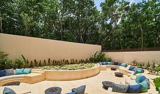 2 Br Roof w Infinity Pool Jacuzzi Spacious