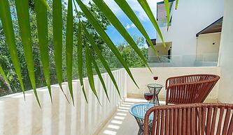 2 Br Roof w Infinity Pool Jacuzzi Spacious