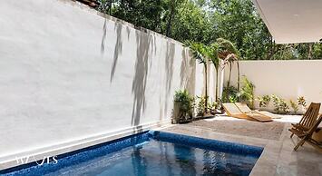 Exclusive Apt w Private Pool Surround Speakers