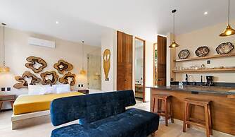 Boho Chic Style Cozy Great Located Roof Pool