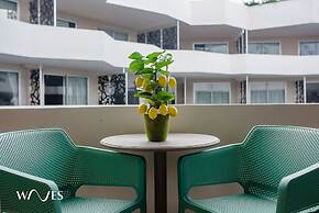 Pool View 1 Br Steps Away From the Beach