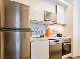 Pool View 1 Br Steps Away From the Beach