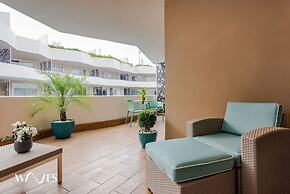 Pool View 1 Br Steps Away From the Beach