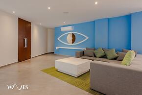 Pool View 1 Br Steps Away From the Beach