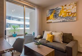 Pool View 1 Br Steps Away From the Beach