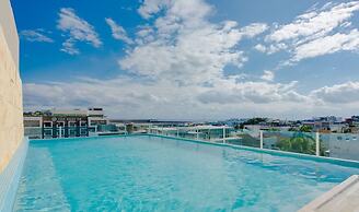 1 Rec Steps From the Beach Rooftop Pool