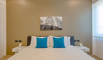 1 Rec Steps From the Beach Rooftop Pool