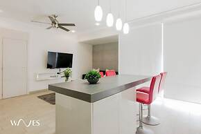 1 Rec Steps From the Beach Rooftop Pool