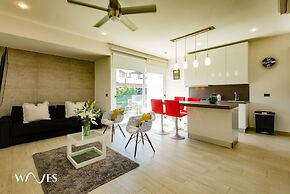 1 Rec Steps From the Beach Rooftop Pool