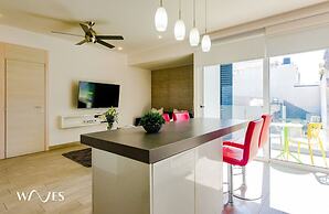 1 Rec Steps From the Beach Rooftop Pool