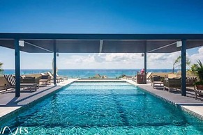 2 Br With Rooftop Pool and Stunning Ocean View