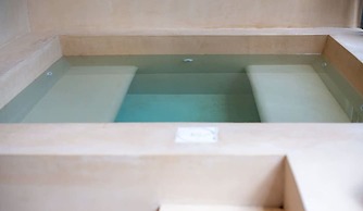 Spacious 3 Br w Private Pool Exclusive Gym