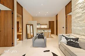 Spacious 3 Br w Private Pool Exclusive Gym