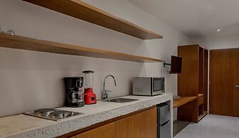 Studio With Great Rooftop Pool