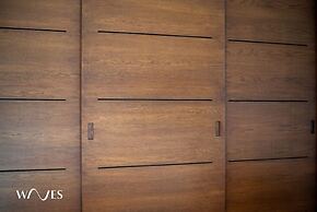 2 Br Luminous and Spacious Pool View Apt