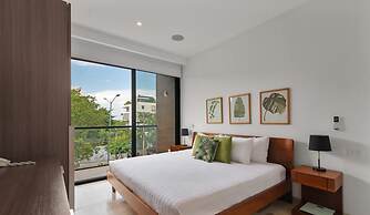 Luminous 1 Br Steps Away From the Beach
