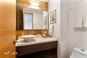 Luminous 1 Br Steps Away From the Beach