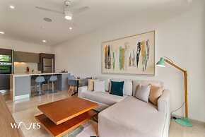 Luminous 1 Br Steps Away From the Beach