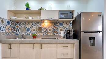 Great Located Spacious 2 BR Apartment With Amazing Terrace by Waves Ma
