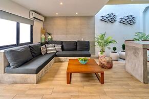 Great Located Spacious 2 BR Apartment With Amazing Terrace by Waves Ma