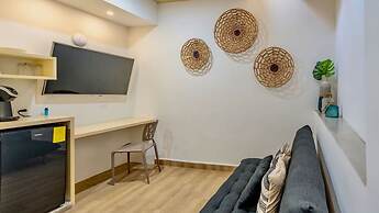 Great Located Spacious 2 BR Apartment With Amazing Terrace by Waves Ma