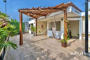Great Located Spacious 2 BR Apartment With Amazing Terrace by Waves Ma