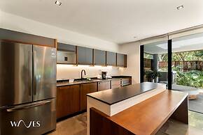 2BR w Private Pool - Steps Away From the Beach