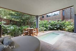 2BR w Private Pool - Steps Away From the Beach