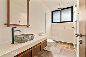 2BR w Private Pool - Steps Away From the Beach