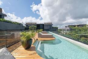 2BR w Private Pool - Steps Away From the Beach