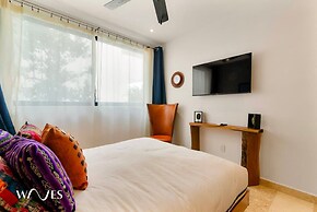 Colorful Perfect Located 2 Br w Great Amenities
