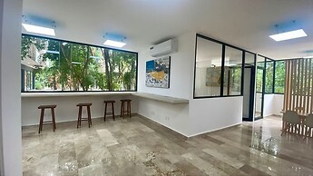 Colorful Perfect Located 2 Br w Great Amenities
