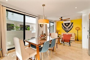 Colorful Perfect Located 2 Br w Great Amenities