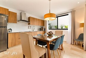Colorful Perfect Located 2 Br w Great Amenities