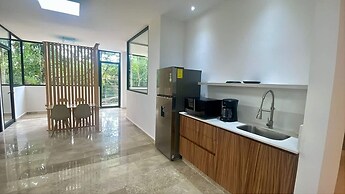 Colorful Perfect Located 2 Br w Great Amenities