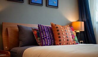 Colorful Perfect Located 2 Br w Great Amenities