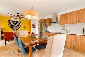 Colorful Perfect Located 2 Br w Great Amenities