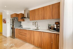 Colorful Perfect Located 2 Br w Great Amenities