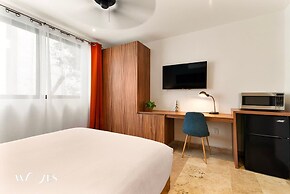 Colorful Perfect Located 2 Br w Great Amenities